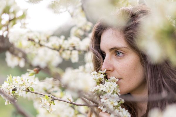 5 Cara Menenangkan Hidung Sensitif terhadap Bau Menyengat