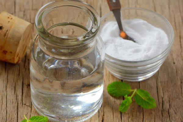 7 Tips Aman Membersihkan Lidah dengan Bahan Alami