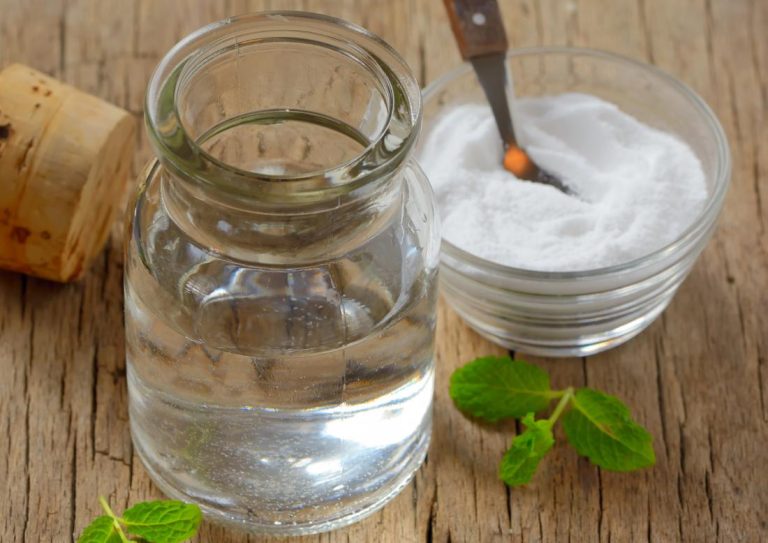 7 Tips Aman Membersihkan Lidah dengan Bahan Alami