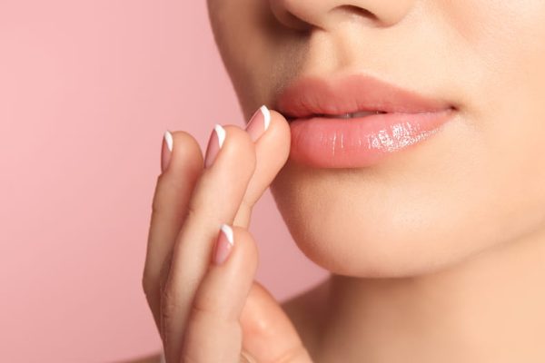 10 Kebiasaan Sehat untuk Bibir Lembap dan Merona Alami 10 Kebiasaan Sehat untuk Bibir Lembap dan Merona Alami